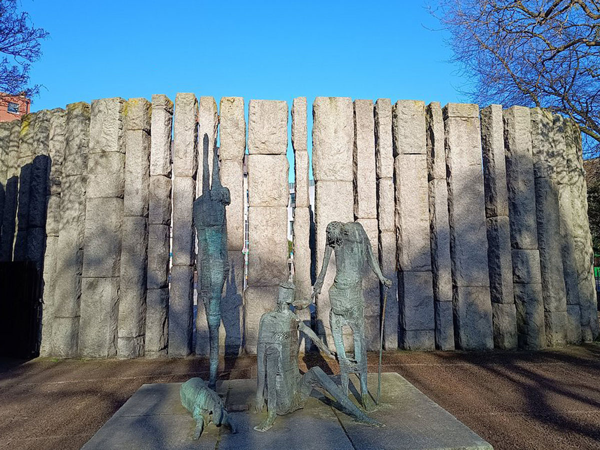 Visiting the Irish Famine Memorial with Dublin Walkabout Tours.