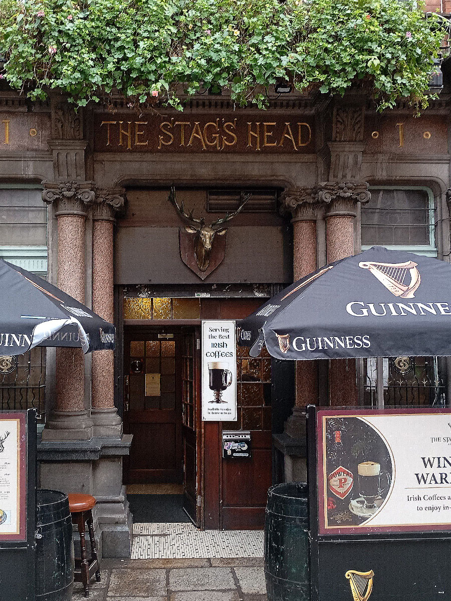 The Stags Head pub, on of our stops on our private walking tour of Dublin with local guide David