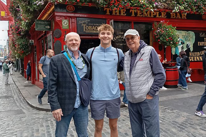 Guide David explaining the history of Temple Bar Pub during a private walking tour of Dublin