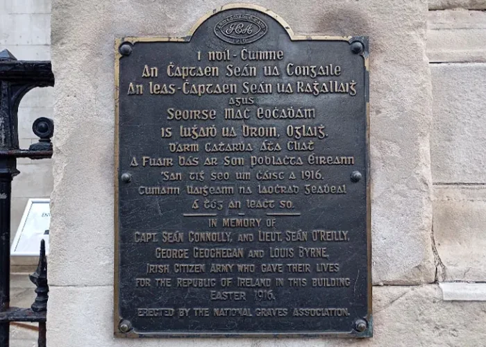 1916 Easter Rising Private Walking Tour with Dublin Guide David at a commemoration plaque at Dublin City Hall